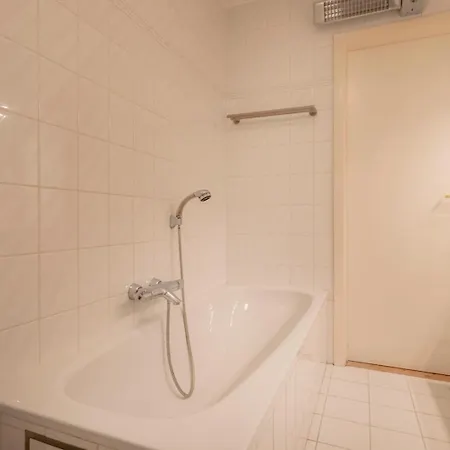 Quo Vadis 0501 - 2 Slaapkamers Tot 6p - Prachtig Zeezicht - Met Garage Appartement Koksijde